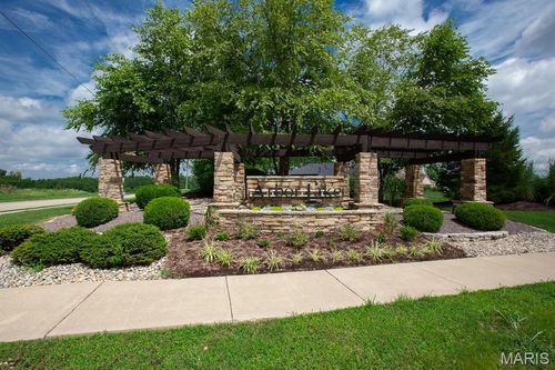 3717 N Arbor Lake Dr, Edwardsville, IL, 62025-7765 | Card Image