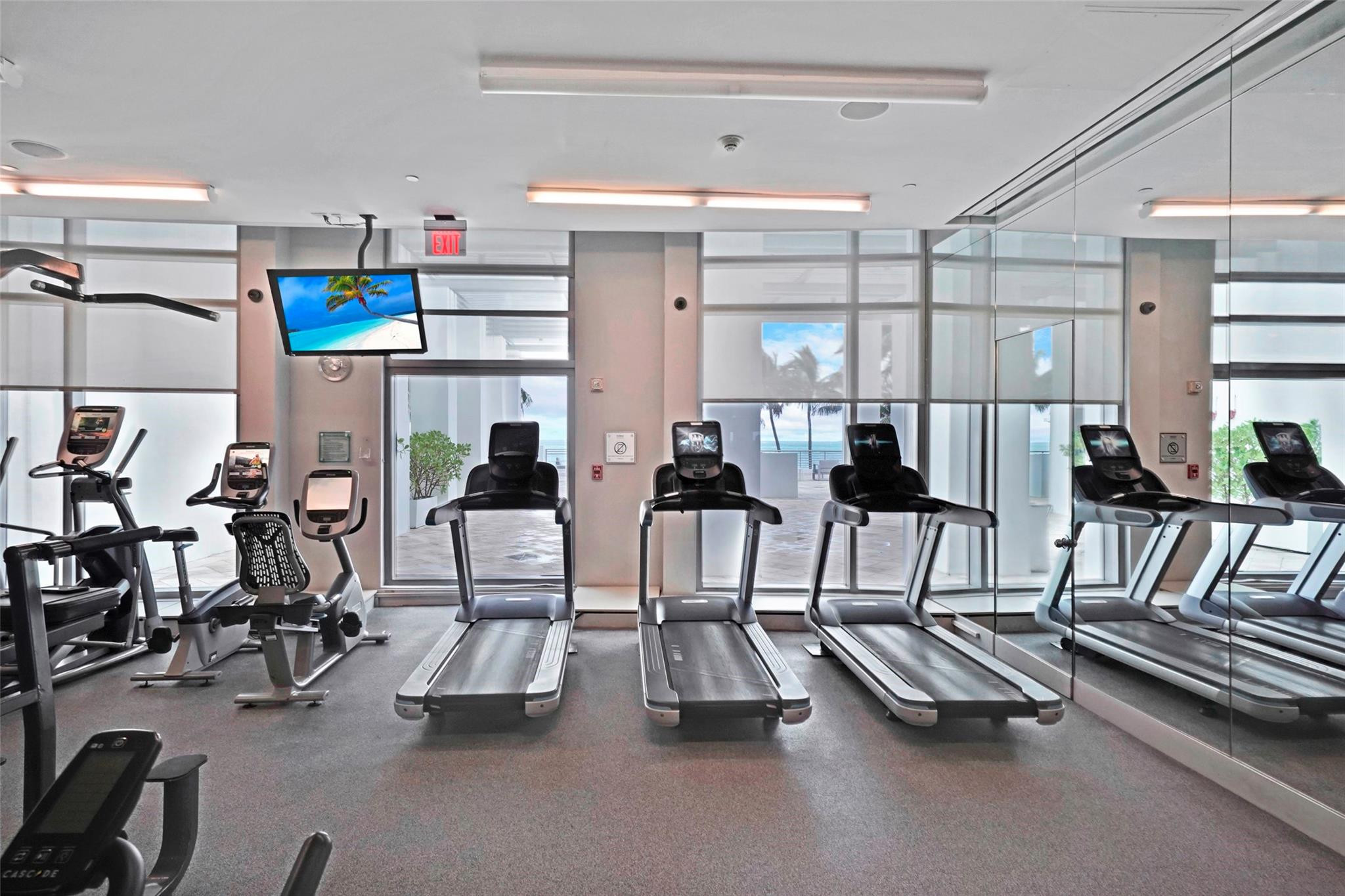 Residential Lease in Hollywood 3