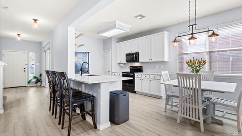 2024 Warwick Pl, New Braunfels, TX, 78130-3191 | Card Image