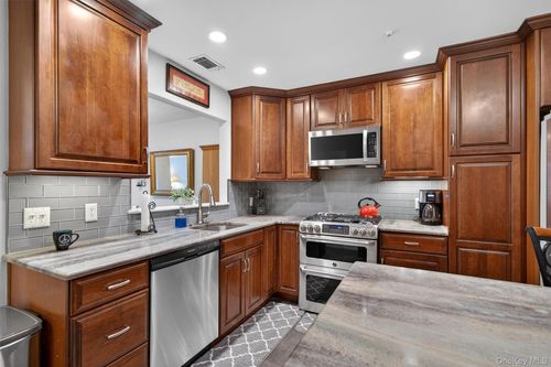 19 Olde Wagon Rd, Warwick, NY, 10990-4227 | Card Image