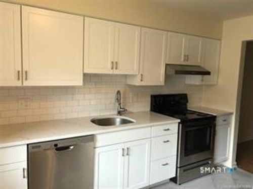 apt-2-32 Bouton St E, Stamford, CT, 06907-1651 | Card Image