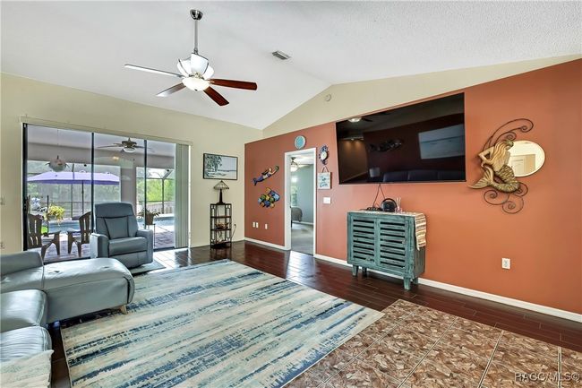 10721 N Ocean Dr, House other with 3 bedrooms, 2 bathrooms and 7 parking in CITRUS SPRINGS FL | Image 9