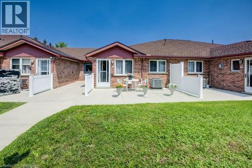 29-300 John St S, Stratford, ON, N5A7V5 | Card Image