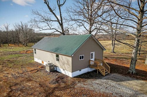 884 Swamp Rd, Mcminnville, TN, 37110-7641 | Card Image