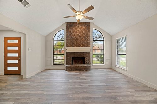 1581 Glenmore Dr, Lewisville, TX, 75077-2418 | Card Image