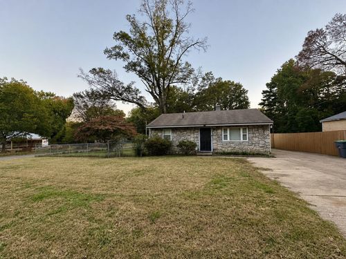 945 Floyd Ave, Memphis, TN, 38127-5009 | Card Image