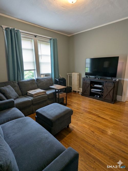 190 Enfield St, Hartford, CT, 06112-1918 | Card Image