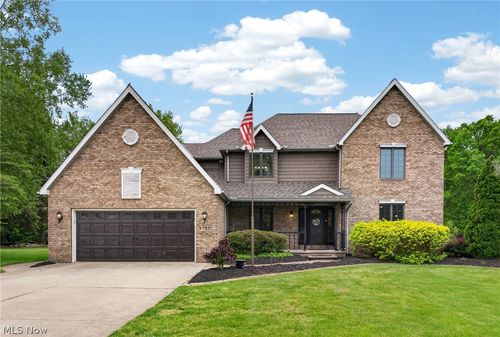37811 Century Ln, Avon, OH, 44011-2179 | Card Image