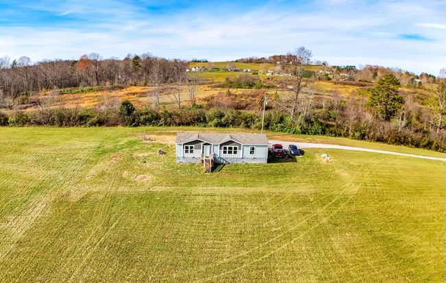 3759 E Highway 552, House other with 3 bedrooms, 2 bathrooms and null parking in Lily KY | Image 12