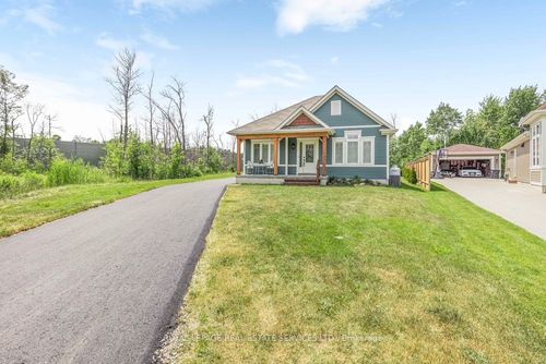 74 Robert St S, Wasaga Beach, ON, L9Z2Y2 | Card Image