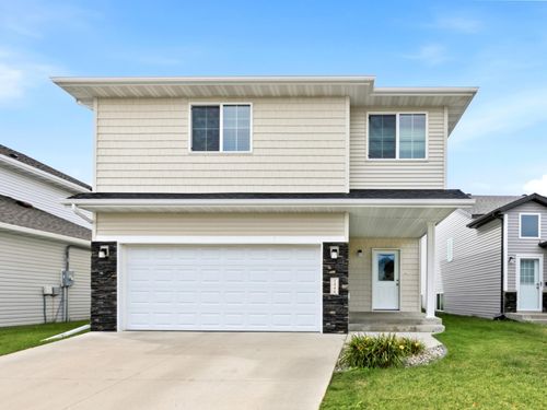 5444 Justice Dr S, Fargo, ND, 58104-9022 | Card Image