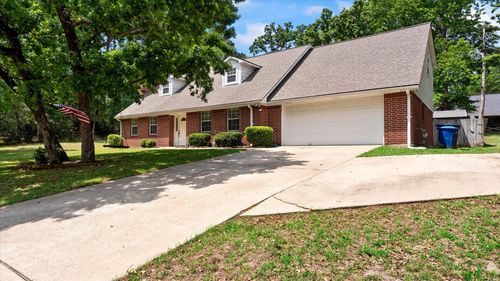 1928 Greentree Dr, Huntsville, TX, 77340 | Card Image