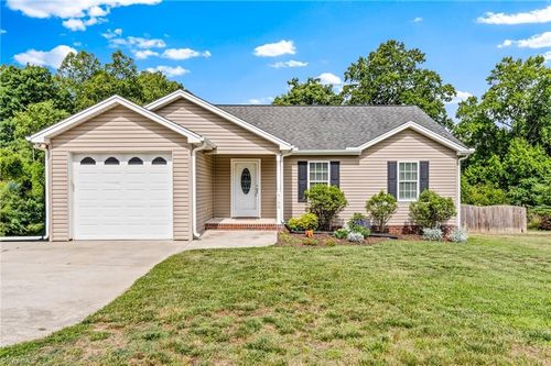 5126 Wallburg Road, Winston-Salem, NC, 27107 | Card Image