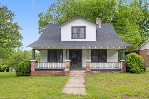 216 Carter St, Reidsville, NC, 27320-2806 | Card Image
