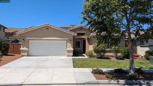 1813 Holsteiner Dr, Fairfield, CA, 94534-7473 | Card Image