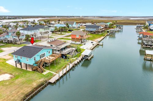 306 Pompano Ln, Surfside Beach, TX, 77541-7987 | Card Image