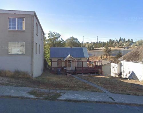 1214 E 1st Ave, Spokane, WA, 99202-2106 | Card Image