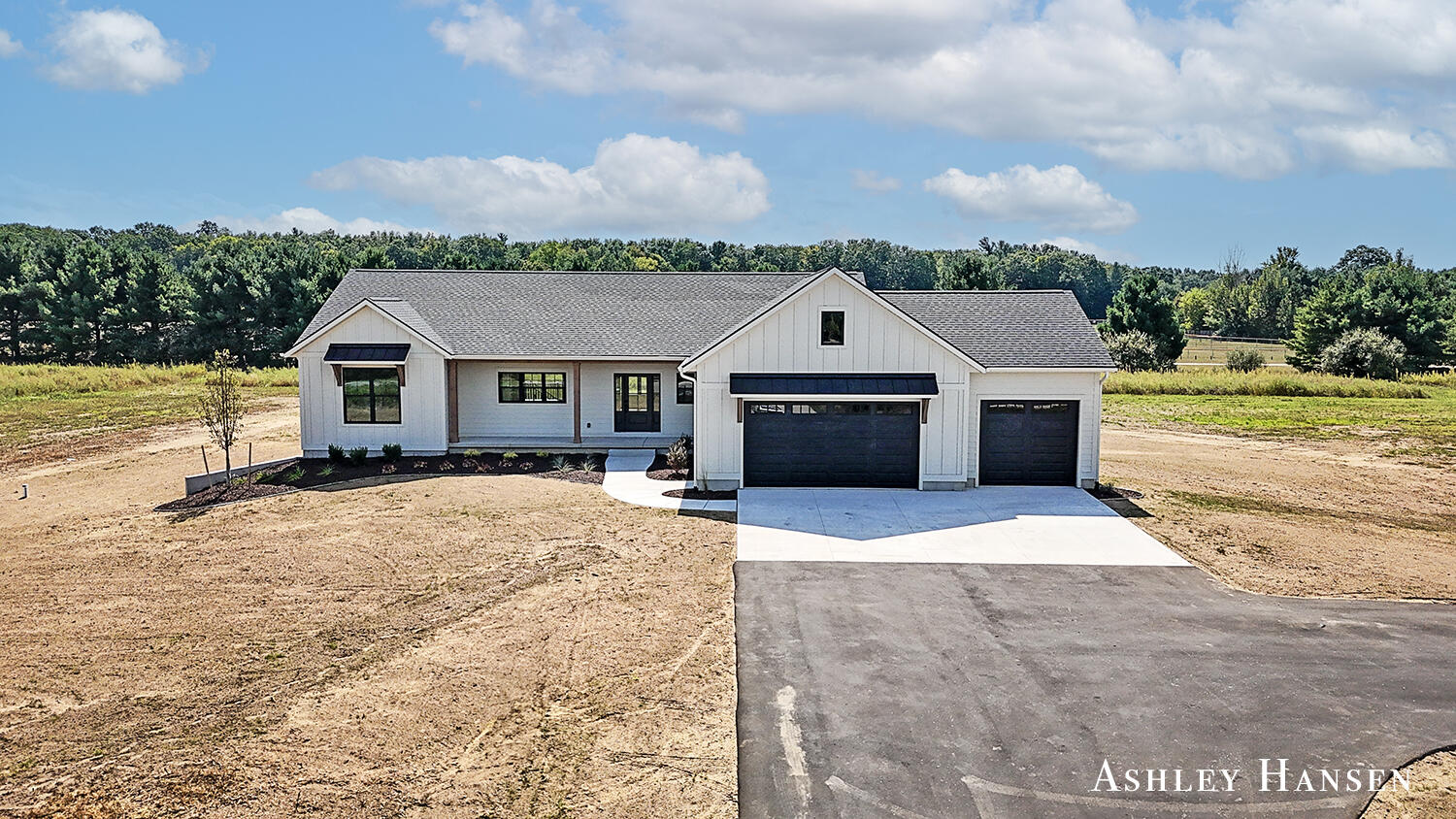 17 Mile Rd, Cedar Springs, MI 49319