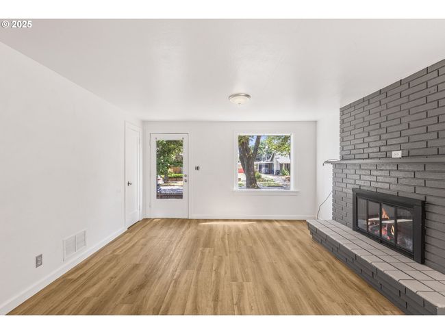 1391 W 5 Th Ave, House other with 3 bedrooms, 1 bathrooms and 1 parking in Eugene OR | Image 4
