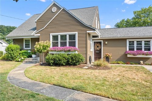 83 Highland Avenue, Orchard Park, NY, 14127 | Card Image