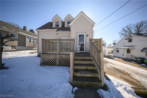 270 E Cassell Ave, Barberton, OH, 44203-3224 | Card Image