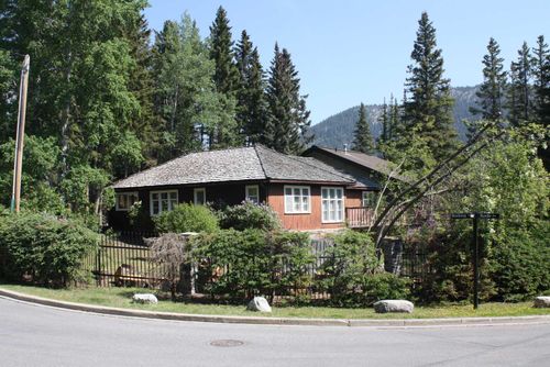 140 Kootenay Avenue, Banff, AB, T1L1E3 | Card Image