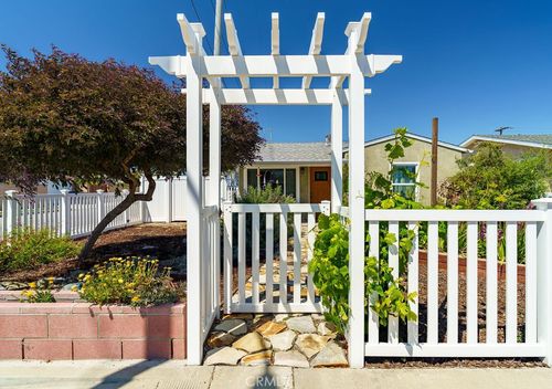 5039 W 132nd St, Hawthorne, CA, 90250-5044 | Card Image