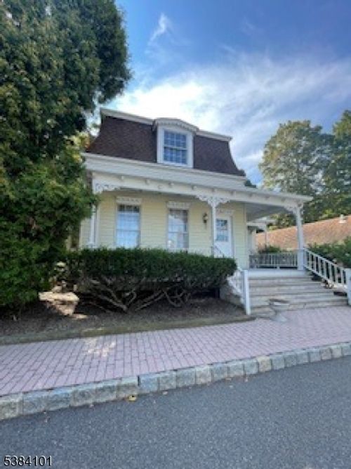 b-266 Main St, Chester, NJ, 07930-2539 | Card Image