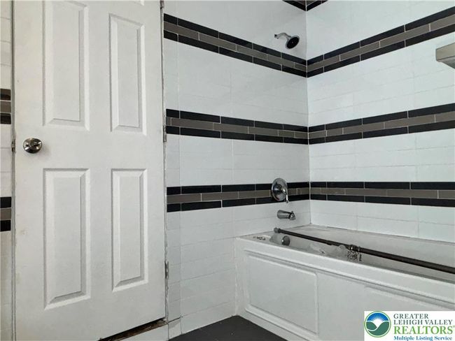 312 W Ridge St, House other with 3 bedrooms, 2 bathrooms and null parking in Lansford PA | Image 41