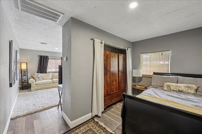 3231 Charles Ave, House other with 3 bedrooms, 2 bathrooms and 2 parking in Groves TX | Image 31