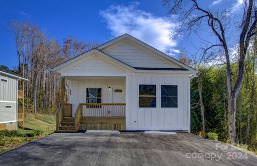 115 Northbend Dr, Asheville, NC, 28804-0229 | Card Image