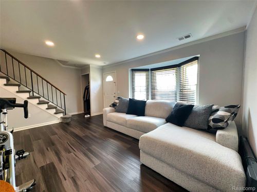 383-19585 Mariner Ct, Northville, MI, 48167-2507 | Card Image