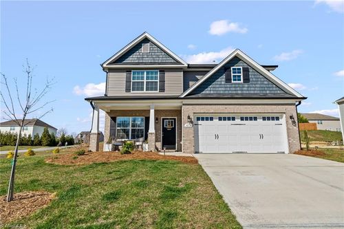 672 Mahogany Dr, Thomasville, NC, 27360-9729 | Card Image