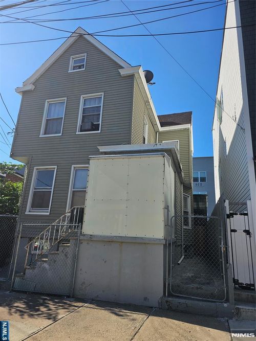 292 Governor St, Paterson, NJ, 07501-1319 | Card Image