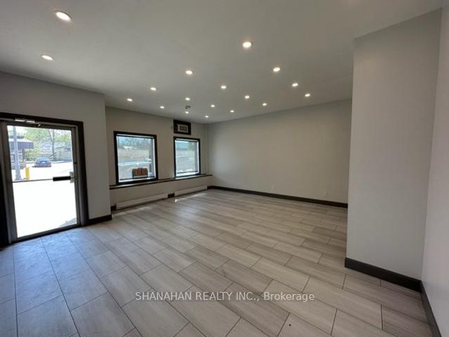 5301 Nauvoo Rd, Home with 0 bedrooms, 0 bathrooms and 3 parking in Warwick ON | Image 7