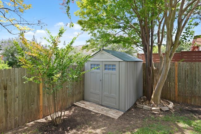 Perfect storage. Large Crepe Myrtles | Image 25