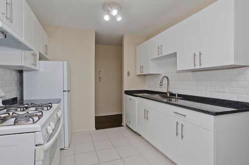 236-236 Regency Park Dr, Agawam, MA, 01001-2265 | Card Image