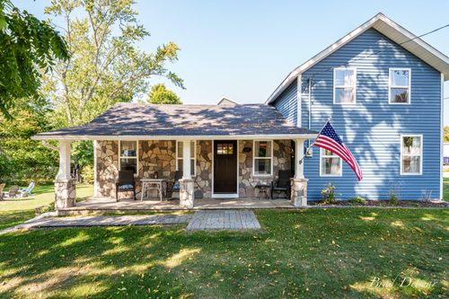 517 S Wythe St, Pentwater, MI, 49449-7537 | Card Image