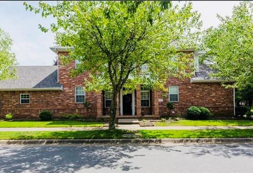 523 Founders Park Dr E, Springdale, AR, 72762-5826 | Card Image