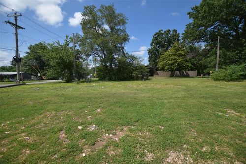 815 N 4th St, Stilwell, OK, 74960-1825 | Card Image