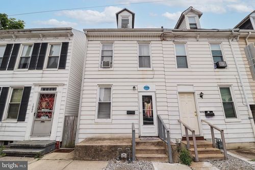 1058 E Market St, YORK, PA, 17403-1106 | Card Image