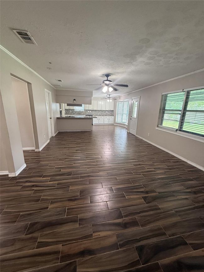 2309 Cedar St, House other with 3 bedrooms, 2 bathrooms and 2 parking in Pearland TX | Image 5