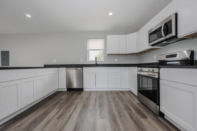319 Mechanic St, House other with 6 bedrooms, 3 bathrooms and null parking in Laconia NH | Image 22