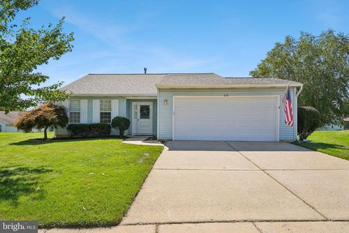 319 Wagon Wheel Cir, Columbus, NJ, 08022-1058 | Card Image
