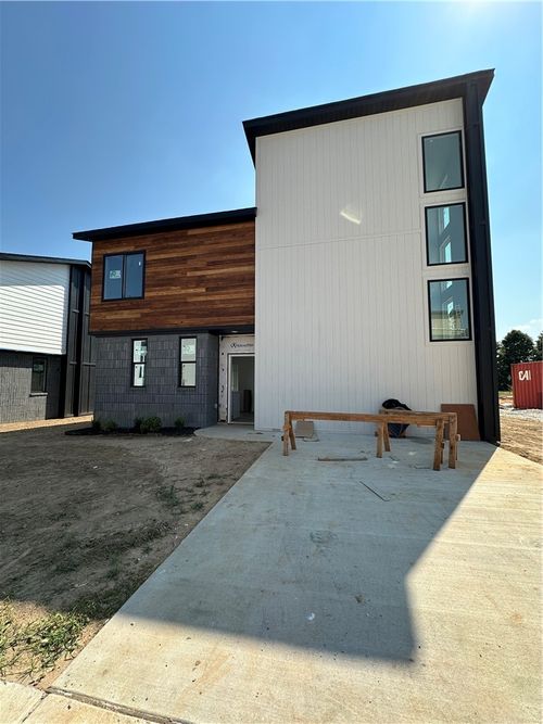 2608 W Bonnie Ln, Rogers, AR, 72758 | Card Image