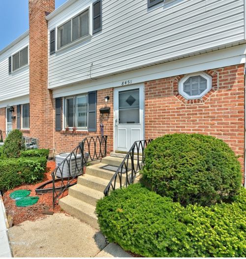 8451 Linder Ct, Skokie, IL, 60077-2014 | Card Image