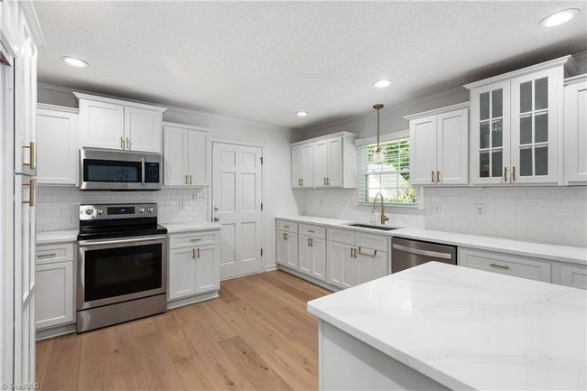 Kitchen | Image 6
