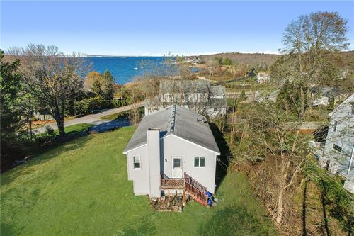 86 Spanker St, Jamestown, RI, 02835-3035 | Card Image