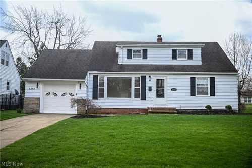 5238 Longton Rd, Lyndhurst, OH, 44124-2752 | Card Image