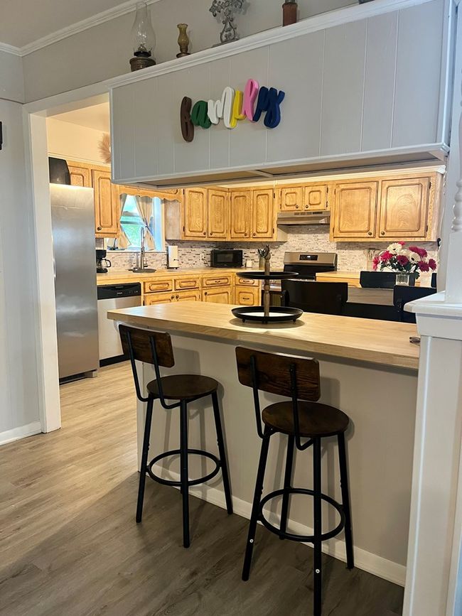 147 County Road 1801, Home with 2 bedrooms, 1 bathrooms and 2 parking in Rusk TX | Image 4
